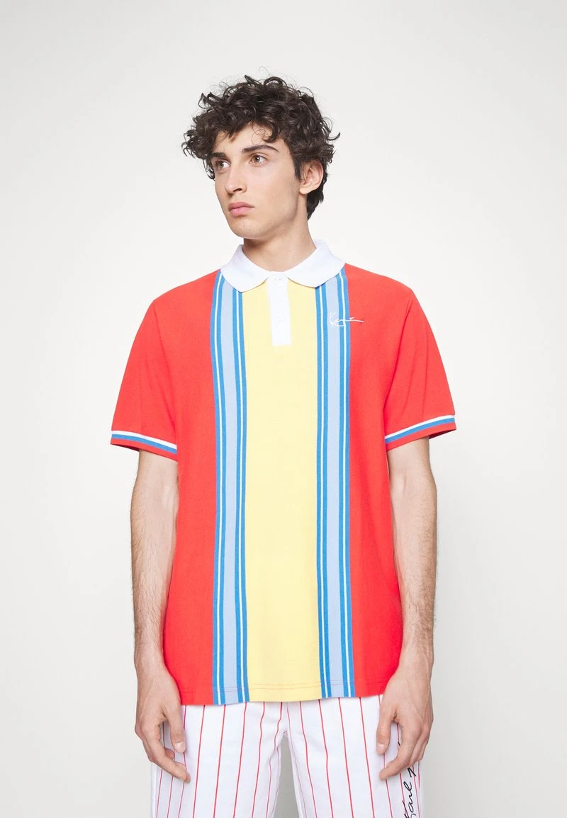 Karl Kani CHEST SIGNATURE STRIPE TEE - Poloshirt - Red, Herren 6 Karl Kani CHEST SIGNATURE STRIPE TEE - Poloshirt - Red, Herren – Bild 4