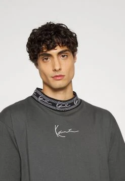 Karl Kani SMALL SIGNATURE TAPE TEE UNISEX - T-Shirt Print - Black 6 Karl Kani SMALL SIGNATURE TAPE TEE UNISEX - T-Shirt Print - Black -Outlet KARL KANI Store 5ba25fbedb6d434580d41319af0eee3e