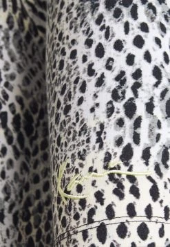 Karl Kani SMALL SIGNATURE SNAKE CYCLING - Shorts - White, Damen 13 Karl Kani SMALL SIGNATURE SNAKE CYCLING - Shorts - White, Damen -Outlet KARL KANI Store 5e6498baa03b445b87184f5e8540eb46