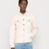 Karl Kani ECRU JACKET UNISEX - Jeansjacke - Light Sand 1 Karl Kani ECRU JACKET UNISEX - Jeansjacke - Light Sand -Outlet KARL KANI Store 6574a32bd418415791d0449ae9bb192c