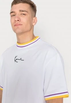 Karl Kani SIGNATURE TEE UNISEX - T-Shirt Basic - White 6 Karl Kani SIGNATURE TEE UNISEX - T-Shirt Basic - White -Outlet KARL KANI Store 666a2b5fd4614950bf994143dcaa3eb1