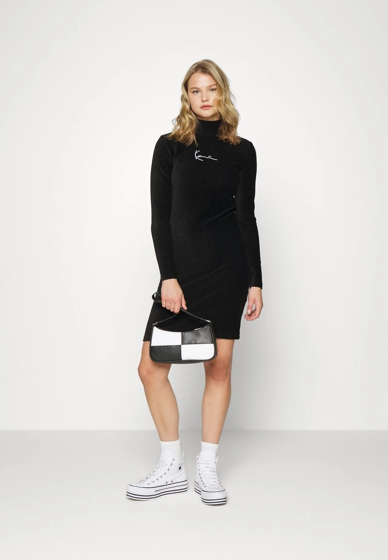 Karl Kani SMALL SIGNATURE TURTLE NECK DRESS - Strickkleid - Black, Damen 4 Karl Kani SMALL SIGNATURE TURTLE NECK DRESS - Strickkleid - Black, Damen – Bild 2