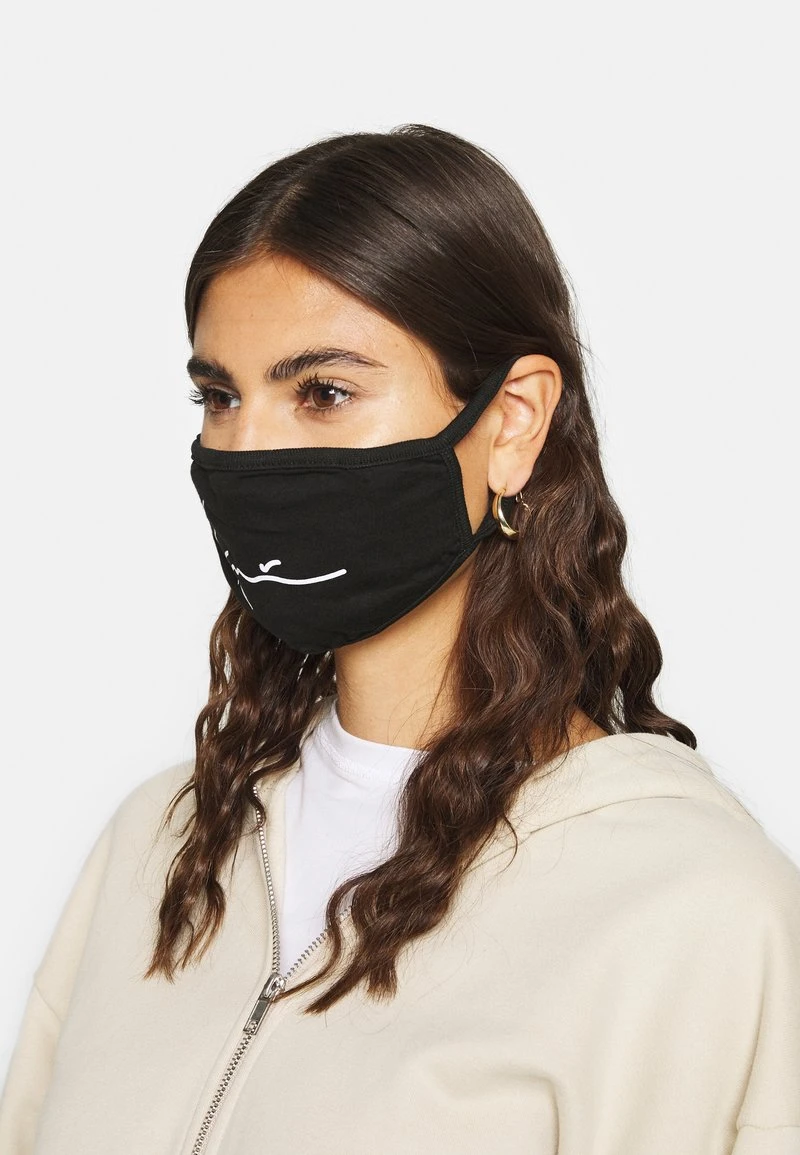 SIGNATURE FACE MASK - Stoffmaske - black Karl Kani SIGNATURE FACE MASK - Stoffmaske - Black, Unisex -Outlet KARL KANI Store 6bda4f55e11b43e98cdf63742fa015bd