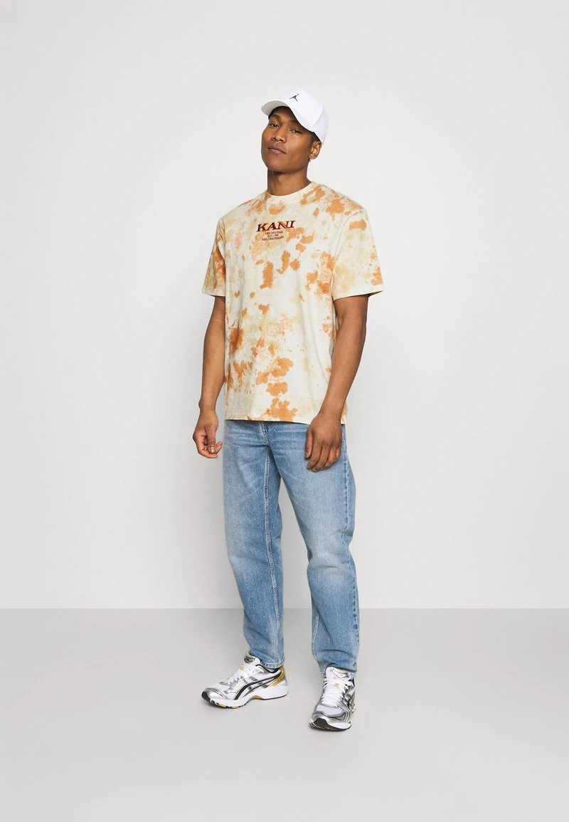 UNISEX RETRO - T-Shirt print - white Karl Kani UNISEX RETRO - T-Shirt Print - White -Outlet KARL KANI Store 6df06a55f16e4544a3014be3549a4a57