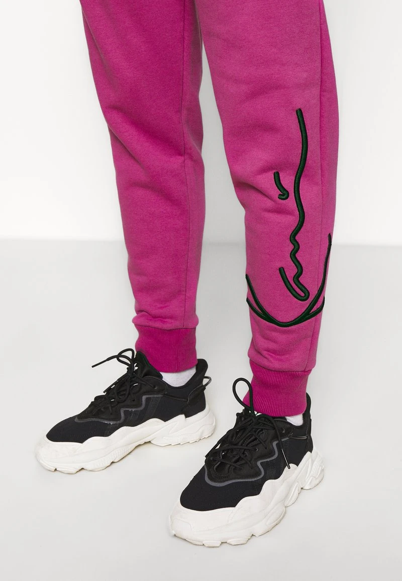 SIGNATURE - Jogginghose - darkpink Karl Kani SIGNATURE - Jogginghose - Darkpink, Damen -Outlet KARL KANI Store 6e3ace23ad654cce8bb72b3d5c63438d
