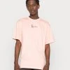 Karl Kani SIGNATURE TEE UNISEX - T-Shirt Basic - Light Rose -Outlet KARL KANI Store 6e84deaf37f74a3c868a6542710c098b