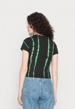 Karl Kani SMALL SIGNATURE TIE DYE SHORT TEE - T-Shirt Print - Black, Damen 9 Karl Kani SMALL SIGNATURE TIE DYE SHORT TEE - T-Shirt Print - Black, Damen -Outlet KARL KANI Store 72b22f3238d745e4ad8417e98725308e