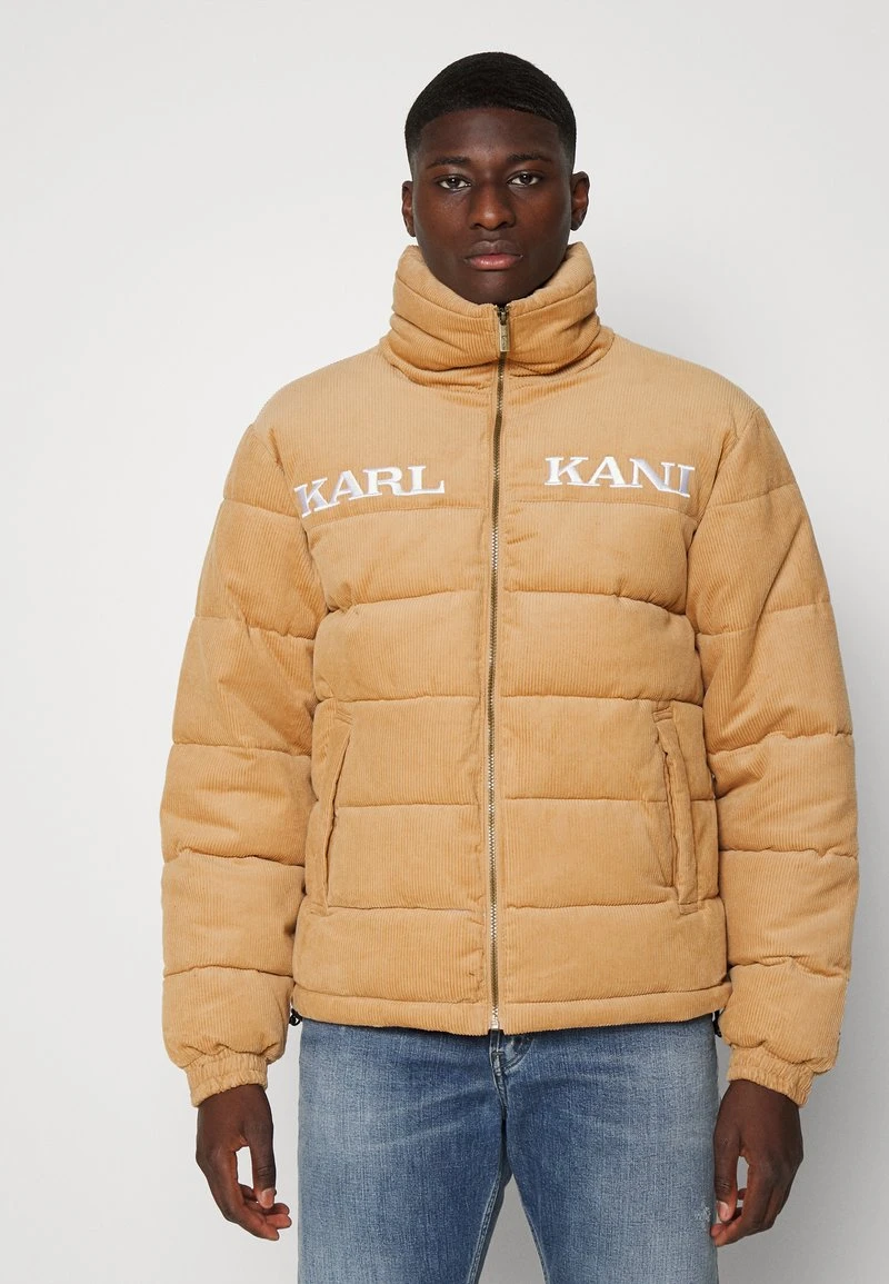UNISEX - Winterjacke - sand Karl Kani UNISEX - Winterjacke - Sand -Outlet KARL KANI Store 74cf640621f64099ad8c20a832416f47