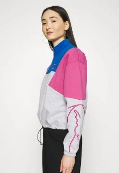 Karl Kani SIGNATURE BLOCK TROYER - Sweatshirt - Grey, Damen 13 Karl Kani SIGNATURE BLOCK TROYER - Sweatshirt - Grey, Damen -Outlet KARL KANI Store 7708f137a1f24a31b82c8050e494c82a