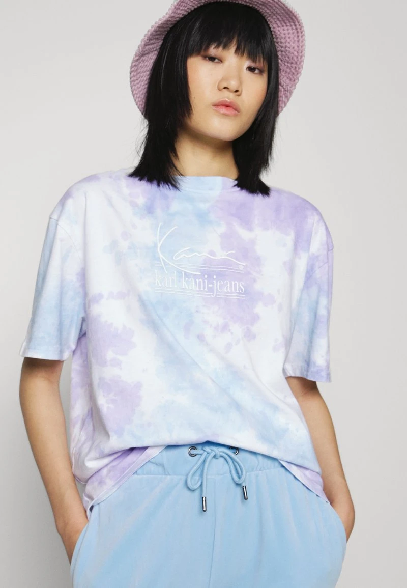 Karl Kani SIGNATURE TIE DYE TEE - T-Shirt Print - Lilac/light Blue/white, Damen 6 Karl Kani SIGNATURE TIE DYE TEE - T-Shirt Print - Lilac/light Blue/white, Damen – Bild 4