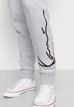 Karl Kani SIGNATURE PANTS - Jogginghose - Ash Grey, Damen 11 Karl Kani SIGNATURE PANTS - Jogginghose - Ash Grey, Damen -Outlet KARL KANI Store 785f4b253432499ab958d019e89b3276