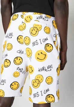 KARL KANI X SMILEY® SMALL SIGNATURE UNISEX - Shorts - White 11 KARL KANI X SMILEY® SMALL SIGNATURE UNISEX - Shorts - White -Outlet KARL KANI Store 7cb74dd4a6884505b129aa4f7a3a6224