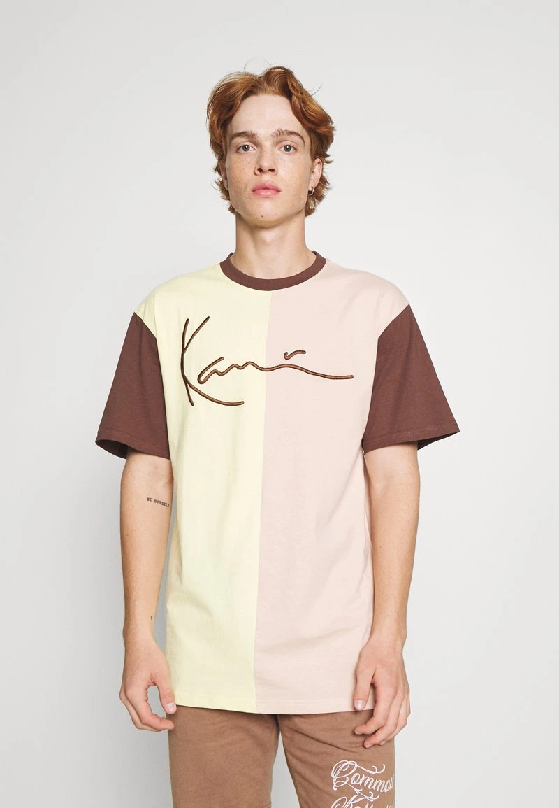 Karl Kani UNISEX SIGNATURE BLOCK TEE - T-Shirt Print - Light Yellow 3 Karl Kani UNISEX SIGNATURE BLOCK TEE - T-Shirt Print - Light Yellow