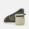 Karl Kani SIGNATURE BLOCK CROSSBODY BAG UNISEX - Umhängetasche - Military Green -Outlet KARL KANI Store 82ade28ca6054429b5432b9e9c5c6ebf