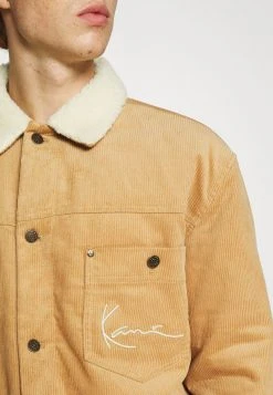Karl Kani CHEST SIGNATURE SHIRT JACKET UNISEX - Übergangsjacke - Sand -Outlet KARL KANI Store 8632846b1af54b7a87f18689cad2554c