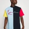 Karl Kani SIGNATURE BLOCK TEE UNISEX - T-Shirt Print - Navy 1 Karl Kani SIGNATURE BLOCK TEE UNISEX - T-Shirt Print - Navy -Outlet KARL KANI Store 8bd303d93ecb4fe085966e28bee71046