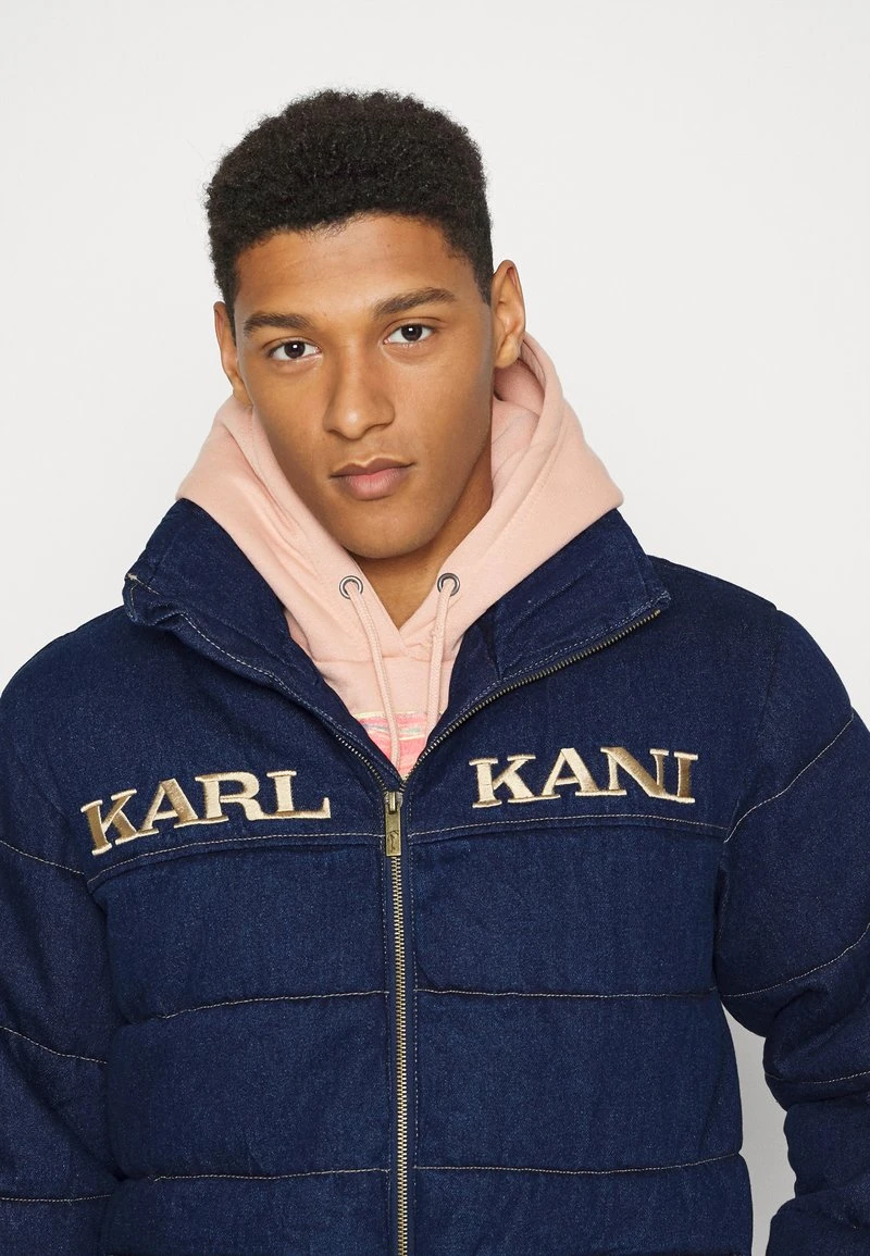 Karl Kani UNISEX RETRO RINSED BLOCK PUFFER - Winterjacke - Blue 7 Karl Kani UNISEX RETRO RINSED BLOCK PUFFER - Winterjacke - Blue – Bild 5