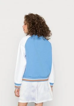 Karl Kani SERIF BLOCK COLLEGE CREW - Sweatshirt - Blue, Damen -Outlet KARL KANI Store 8fb98357d63f4a6fb19657659e469de9