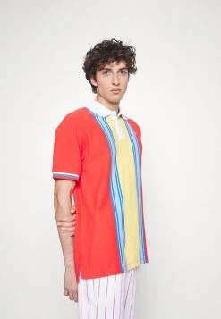 Karl Kani CHEST SIGNATURE STRIPE TEE - Poloshirt - Red, Herren 15 Karl Kani CHEST SIGNATURE STRIPE TEE - Poloshirt - Red, Herren -Outlet KARL KANI Store 90f2584675c5496da3140223a7a199fd