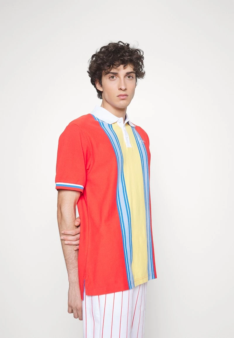 Karl Kani CHEST SIGNATURE STRIPE TEE - Poloshirt - Red, Herren 8 Karl Kani CHEST SIGNATURE STRIPE TEE - Poloshirt - Red, Herren – Bild 6