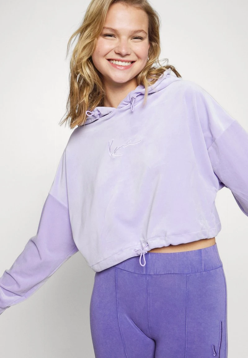 SMALL SIGNATURE CROP HOODIE - Kapuzenpullover - lila Karl Kani SMALL SIGNATURE CROP HOODIE - Kapuzenpullover - Lila, Damen -Outlet KARL KANI Store 91559368e3164d3685f7e511ec88acd5