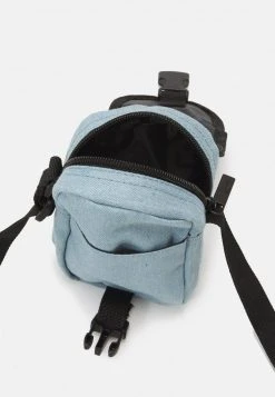 Karl Kani SIGNATURE MINI MESSENGER BAG - Umhängetasche - Light Blue, Herren -Outlet KARL KANI Store 93db9127bbfb47d890050932a05739b7