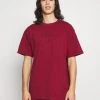 Karl Kani SIGNATURE ESSENTIAL TEE UNISEX - T-Shirt Basic - Dark Red -Outlet KARL KANI Store 942e070b14b049a98d098ee846f04599