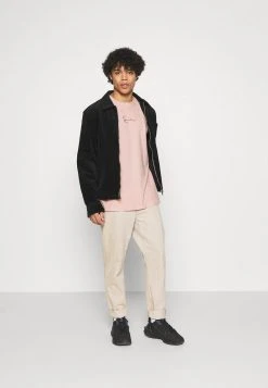 Karl Kani SMALL SIGNATURE TEE UNISEX - T-Shirt Print - Rose -Outlet KARL KANI Store 95239a17c29c4445b2b4303ae8d16675