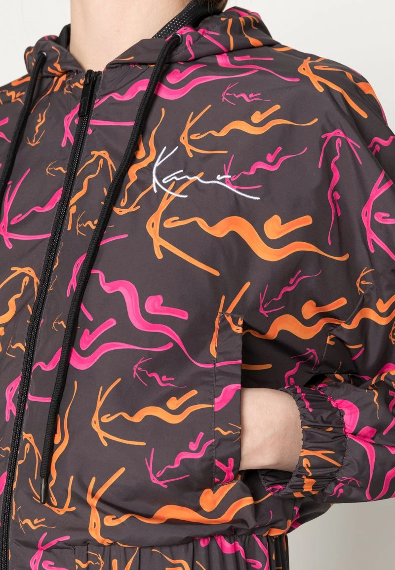 SIGNATURE HOODED TRACKJACKET - Leichte Jacke - taupe Karl Kani SIGNATURE HOODED TRACKJACKET - Leichte Jacke - Taupe, Damen -Outlet KARL KANI Store 96f13070bef94eba89daade5f18d1462