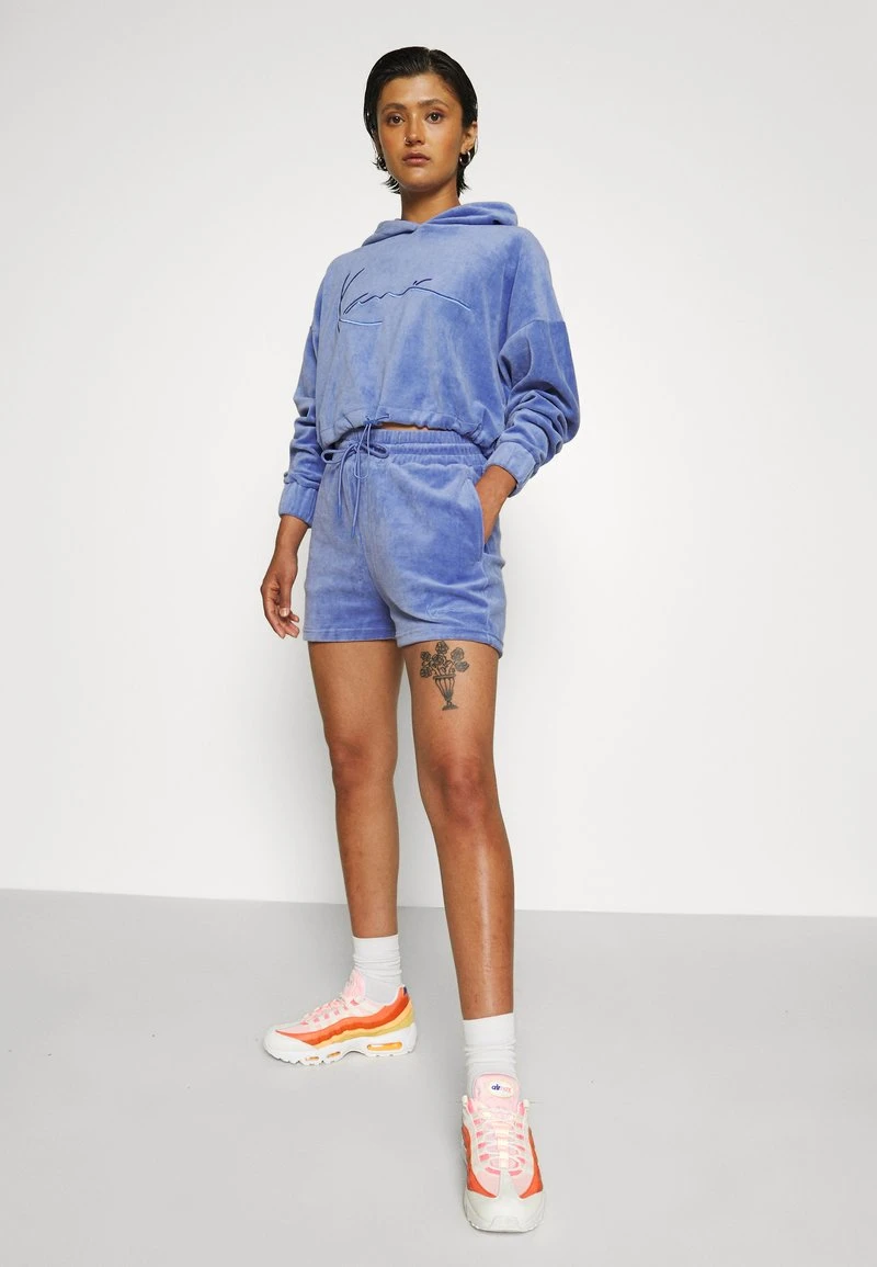 Karl Kani SIGNATURE - Shorts - Blue, Damen 8 Karl Kani SIGNATURE - Shorts - Blue, Damen – Bild 6