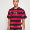 Karl Kani ORIGINALS STRIPE TEE UNISEX - T-Shirt Print - Red/black/green -Outlet KARL KANI Store 99e4d4659419464a84357500c933f924