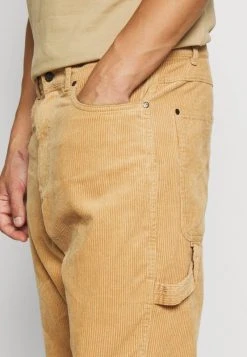 Karl Kani RETRO PANTS UNISEX - Stoffhose - Sand 6 Karl Kani RETRO PANTS UNISEX - Stoffhose - Sand -Outlet KARL KANI Store 9a3af423eff441f2943d6ff0e5b061fa