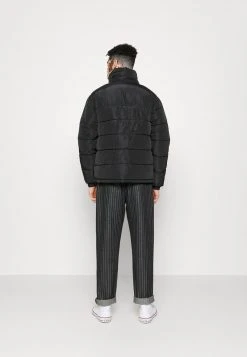 Karl Kani BLOCK PUFFER JACKET UNISEX - Übergangsjacke - Black 4 Karl Kani BLOCK PUFFER JACKET UNISEX - Übergangsjacke - Black -Outlet KARL KANI Store 9ddd6e9c1a944168af01e3f231994d2c