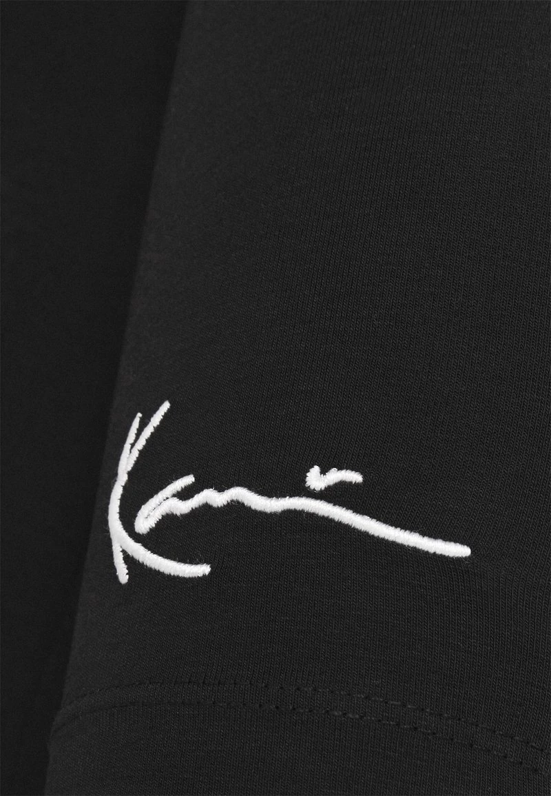 SMALL SIGNATURE CYCLING - Shorts - black Karl Kani SMALL SIGNATURE CYCLING - Shorts - Black, Damen -Outlet KARL KANI Store a043668de5e8487895ad75eb91a981a3
