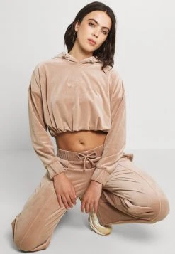 Karl Kani SMALL SIGNATURE CROP VELVET HOODIE - Kapuzenpullover - Dark Sand, Damen -Outlet KARL KANI Store a044705557524d3782043f35ce596e04