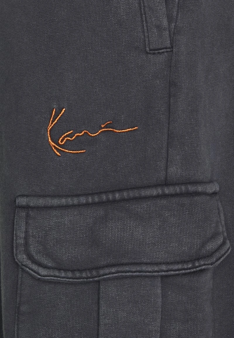 Karl Kani SMALL SIGNATURE WASHED UNISEX - Cargohose - Black 6 Karl Kani SMALL SIGNATURE WASHED UNISEX - Cargohose - Black – Bild 4