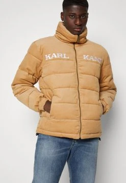 Karl Kani UNISEX - Winterjacke - Sand 7 Karl Kani UNISEX - Winterjacke - Sand -Outlet KARL KANI Store a27c607e43a845a985cd3eda506f66c2