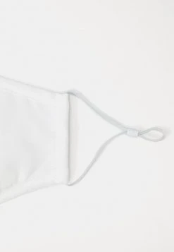 Karl Kani SIGNATURE FACE MASK - Stoffmaske - White, Unisex 15 Karl Kani SIGNATURE FACE MASK - Stoffmaske - White, Unisex -Outlet KARL KANI Store a3022f0c217e4e3588db7b9a4c53e6f8