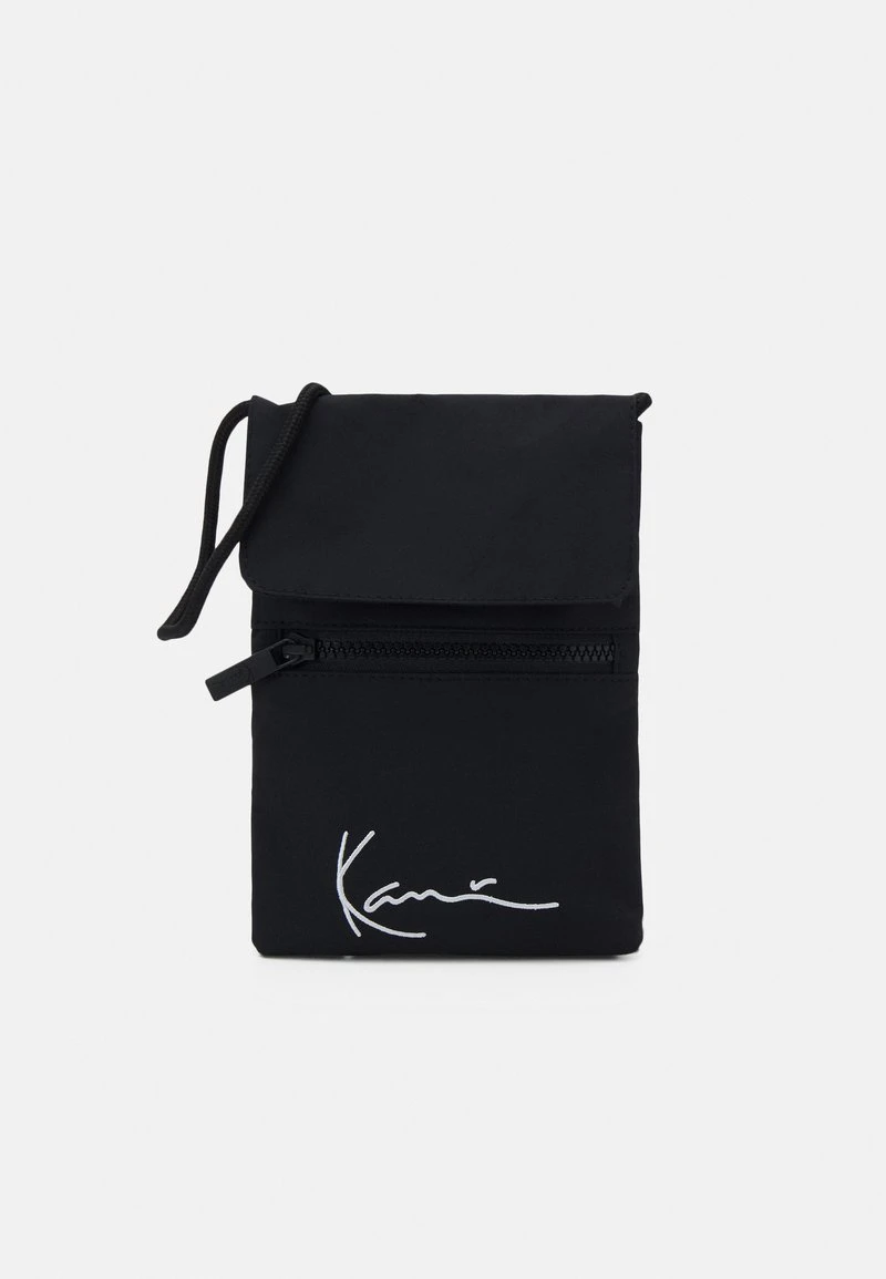 SIGNATURE POUCH BAG UNISEX - Umhängetasche - black Karl Kani SIGNATURE POUCH BAG UNISEX - Umhängetasche - Black -Outlet KARL KANI Store a3a4ec7af170491786d13d2f11394c8b