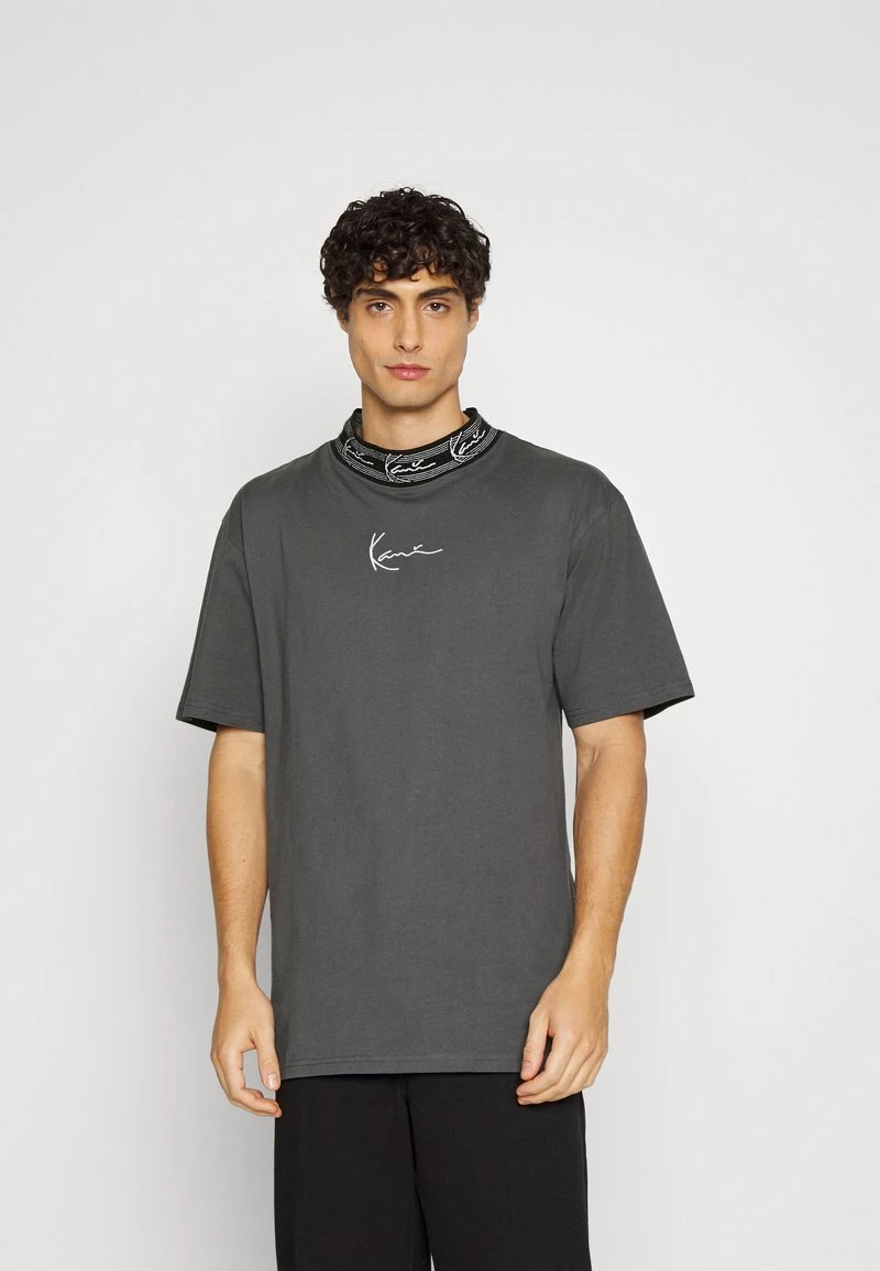 SMALL SIGNATURE TAPE TEE UNISEX - T-Shirt print - black Karl Kani SMALL SIGNATURE TAPE TEE UNISEX - T-Shirt Print - Black -Outlet KARL KANI Store a452a0952e934b2fa11f2027d8753a53