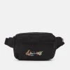 Karl Kani SIGNATURE SCRIBBLE HIP BAG UNISEX - Gürteltasche - Black -Outlet KARL KANI Store accd3167dceb492fbeda8d4fb6d951bc