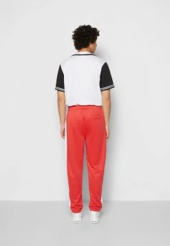 Karl Kani SMALL SIGNATURE STRAIGHT LEG TRACKPANTS - Jogginghose - Red, Herren -Outlet KARL KANI Store ad160cd8bfa54049a22270165723b1dd