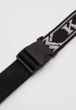 Karl Kani COLLEGE CLICK BELT - Gürtel - Black, Unisex -Outlet KARL KANI Store b521b42060e54b7db8dc4e1ce8badb4c