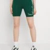 Karl Kani SIGNATURE CYCLING - Shorts - Green, Damen 1 Karl Kani SIGNATURE CYCLING - Shorts - Green, Damen -Outlet KARL KANI Store b7c56fc6c81140fb9cd794c203c6bcc7