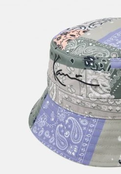 Karl Kani SIGNTAURE PAISLEY BUCKET HAT - Hut - Multicolor, Unisex -Outlet KARL KANI Store b9284f4b0f9547b0bf116a089ee9c86e