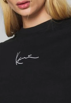 Karl Kani SMALL SIGNATURE TEE - T-Shirt Basic - Black, Damen 7 Karl Kani SMALL SIGNATURE TEE - T-Shirt Basic - Black, Damen -Outlet KARL KANI Store b96cd52462e24a5cb6036f9e58859d95