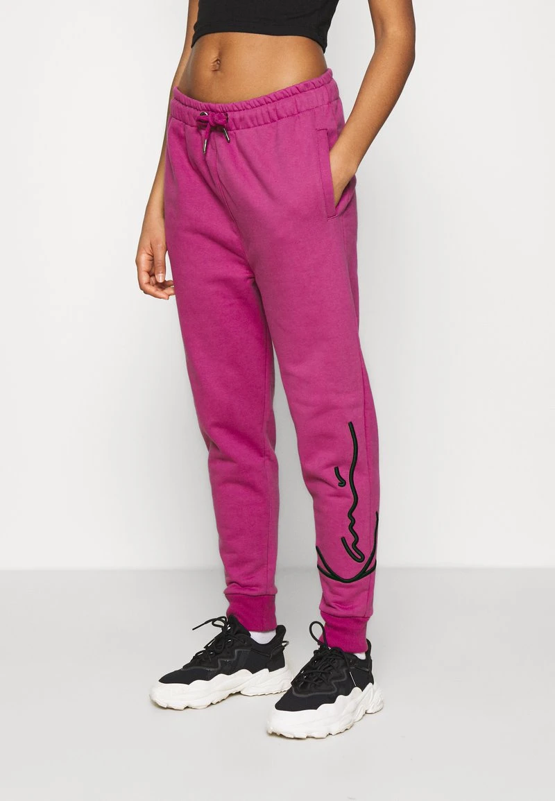 SIGNATURE - Jogginghose - darkpink Karl Kani SIGNATURE - Jogginghose - Darkpink, Damen -Outlet KARL KANI Store bb64deac932b44c08d59919952658049