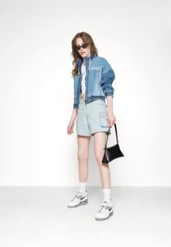 Karl Kani RETRO BLOCK JACKET - Jeansjacke - Blue, Damen 6 Karl Kani RETRO BLOCK JACKET - Jeansjacke - Blue, Damen -Outlet KARL KANI Store bc4a1facbc8c4960b110d77ec0d7b947