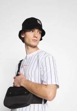 Karl Kani SMALL SIGNATURE PINSTRIPE TEE UNISEX - T-Shirt Print - White/black -Outlet KARL KANI Store bf18c88708144726aa650639c9f62a1b