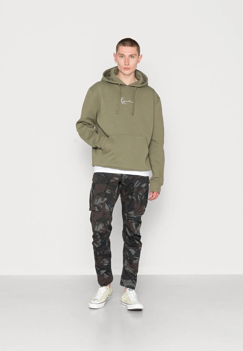 SMALL SIGNATURE ESSENTIAL HOODIE UNISEX - Sweatshirt - military green Karl Kani SMALL SIGNATURE ESSENTIAL HOODIE UNISEX - Sweatshirt - Military Green -Outlet KARL KANI Store c282550c8f6f48c9aa30057e0cb73b89